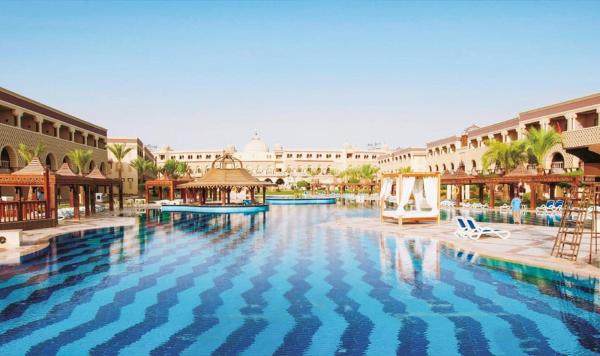 Großer Outdoor Pool