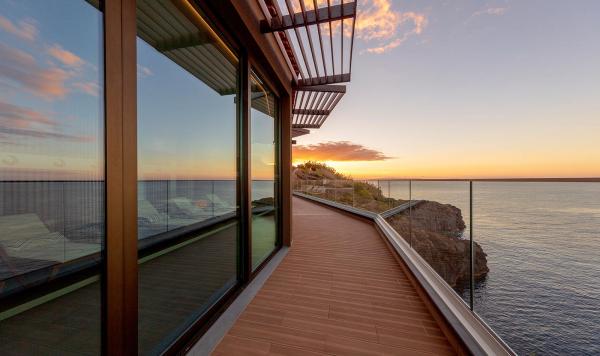 Relaxraum mit Balkon