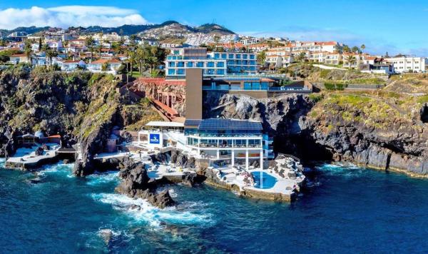 Anlage mit traumhaftem Meer