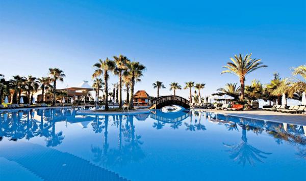 Großer Outdoor Pool