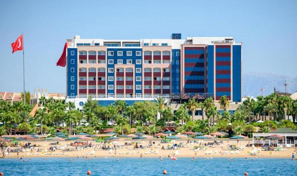 Der Club vom Meer aus gesehen