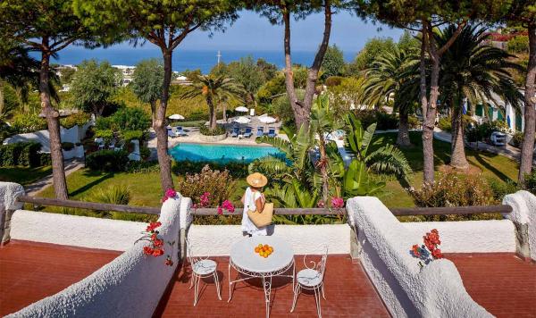 Balkon mit Poolblick