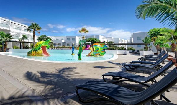 Liegen am Kinderpool