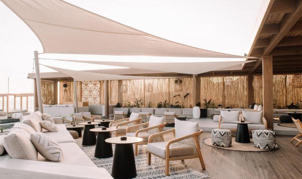 Main Bar Außenbereich