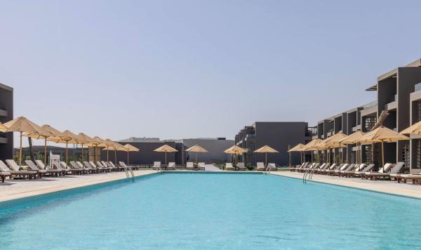 Großer Outdoor Pool