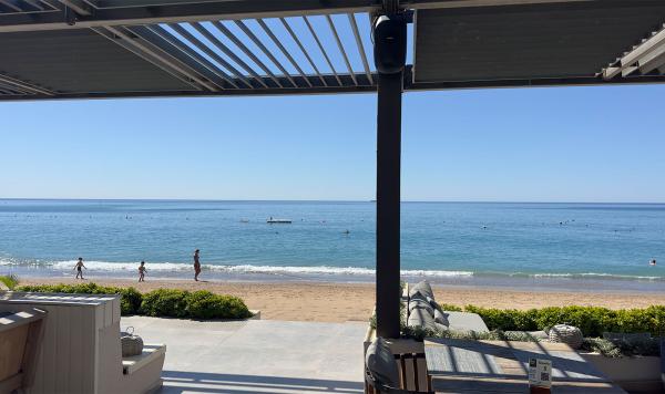 Restaurant mit Meerblick