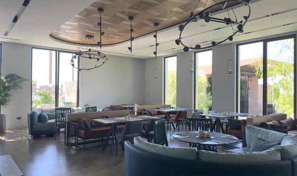 Tische im Restaurant