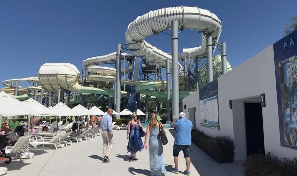 Große Wasserrutschen