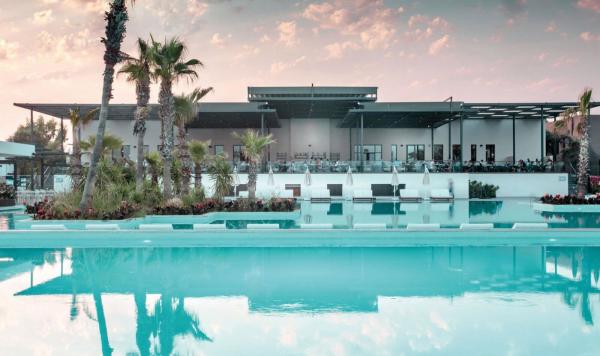 Großer Pool Outdoor