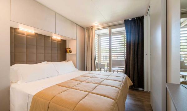 Wohnbeispiel HU Stay Excellence Plus mit Doppelbett