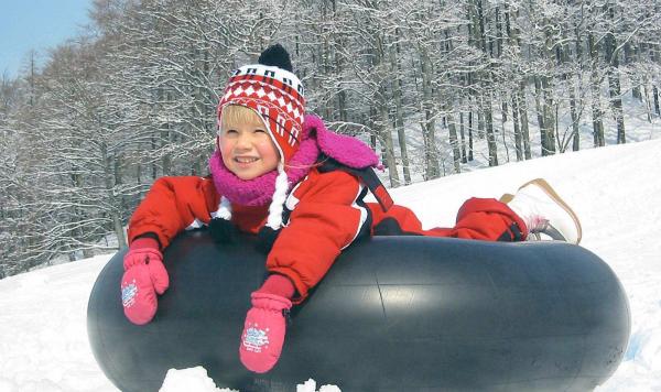 Kinder beim Wintersport