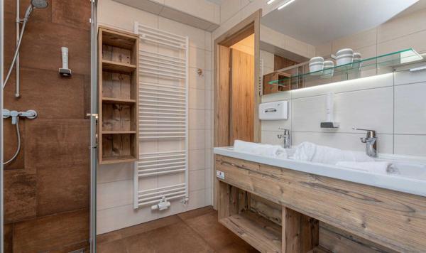 Familiensuite Badezimmer