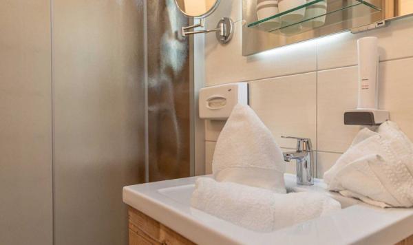 Small Apina Einzelzimmer Badezimmer