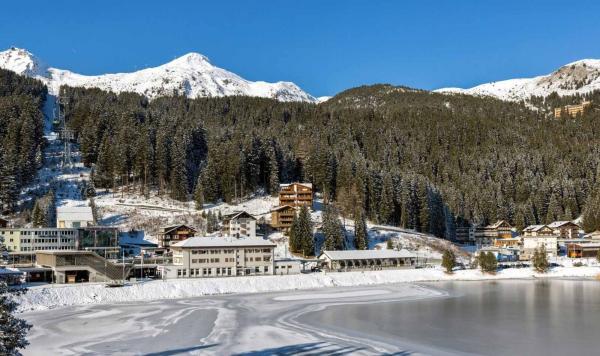 AVES Arosa im Winter