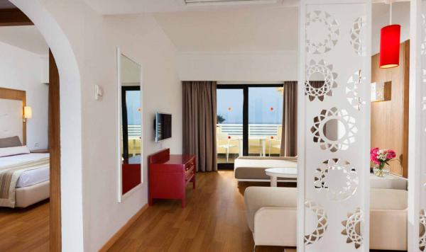 Wohnbeispiel Familienzimmer Superior Swim Up