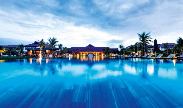 Hauptpool bei der Nacht