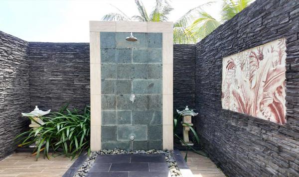 Dusche unter freiem Himmel