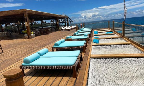 Liegen und Netze Jetty Bar