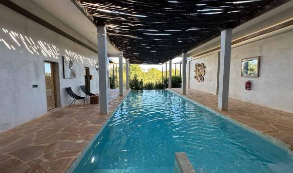 Pool mit Überdachung