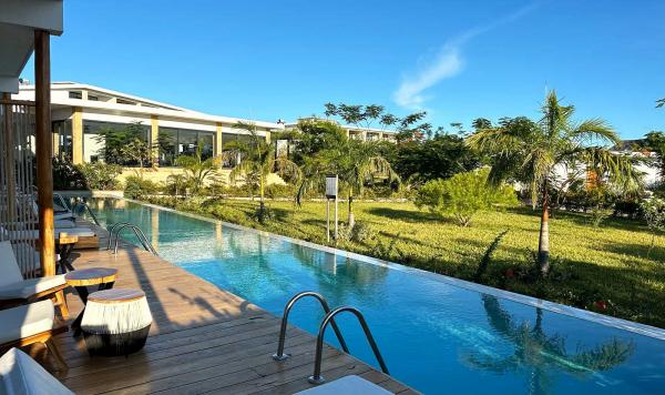 Swim up Zimmer mit Gartenblick
