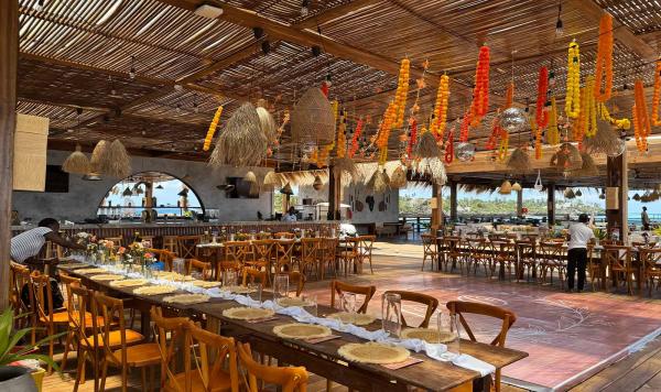 Bunt dekoriertes Restaurant