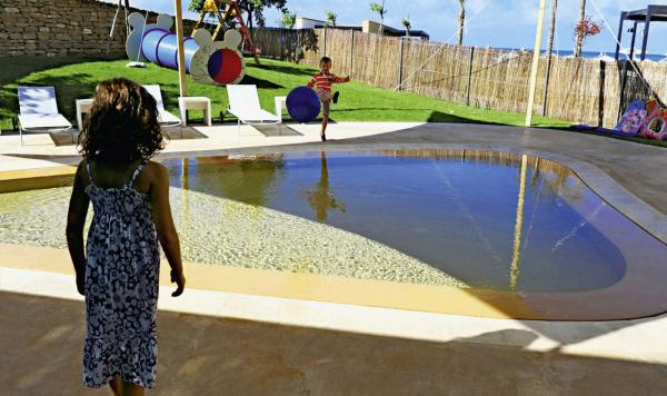 Kinder haben Spaß im Urlaub