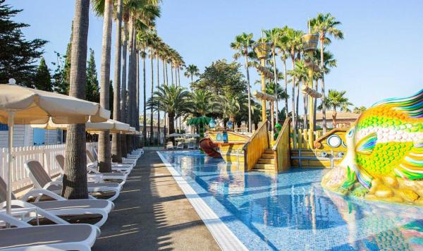 Kinderpool mit Rutschen