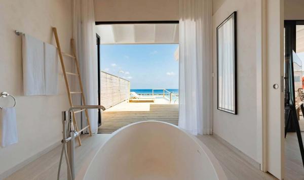 Badezimmer mit Meerblick