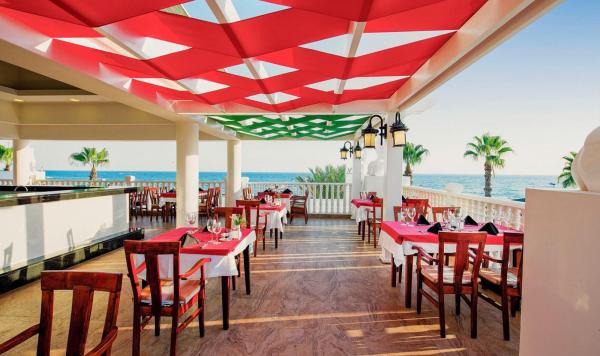 Restaurant mit Meerblick