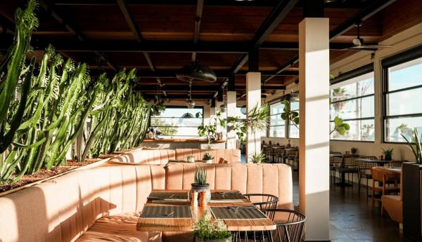 Tische im Restaurant