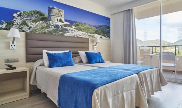 Schlafzimmer mit Doppelbett