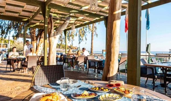 Restaurant mit Meerblick