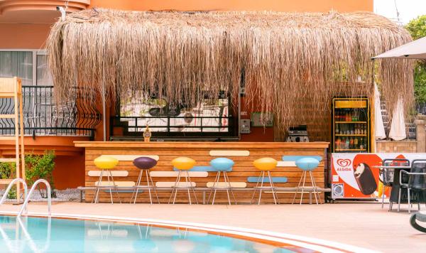 Bar am Pool