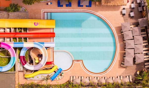 Outdoor Pool Luftaufnahme