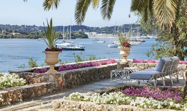 Outdoor Poolbar Odysseas Cocktail Terrace