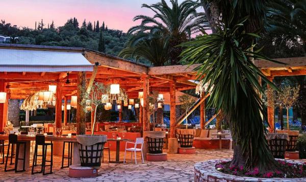 Restaurant Asia Oliva am Abend