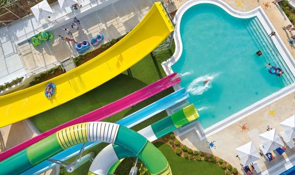 Wasserrutschen im Aquapark