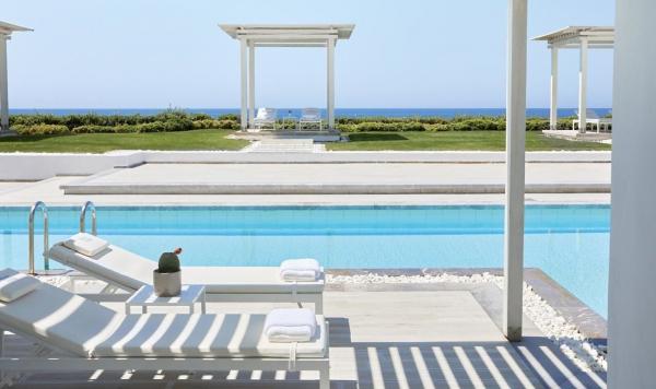 Liegen am Sharing Pool