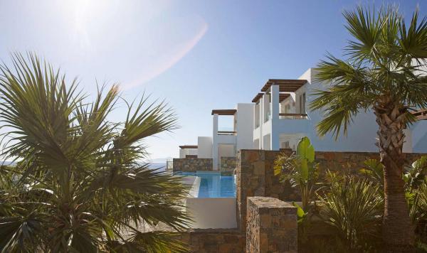 Bungalow Sharing Pool