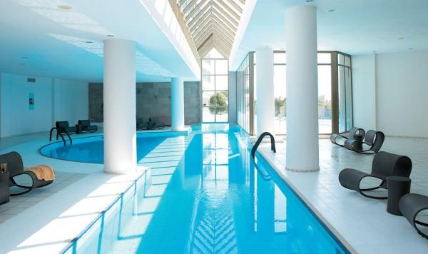 Hallenbad im Wellness