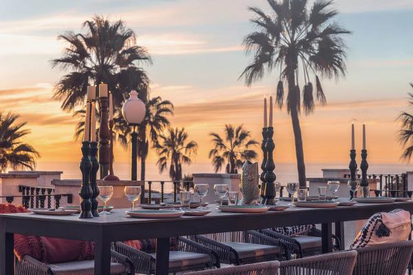 Restaurant mit Meerblick