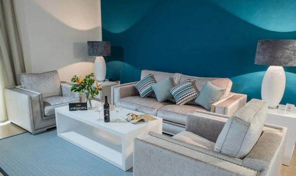 Hotelsuite mit Sitzecke