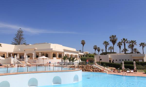 Poolbereich im Calimera Delfino Beach & Resort