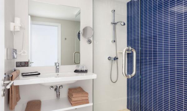 Badezimmer im Familienzimmer 2 Schlafzimmer