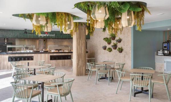 Pepes Food Mittagsgrill am Pool