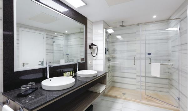 Bad im Familienzimmer