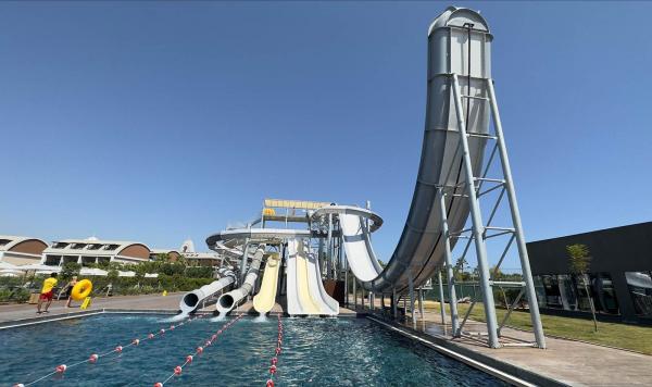 Große Wasserrutschen