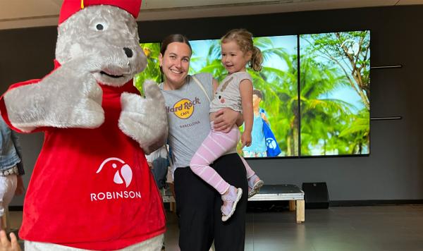 Theresa und ihre Tochter mit Roby