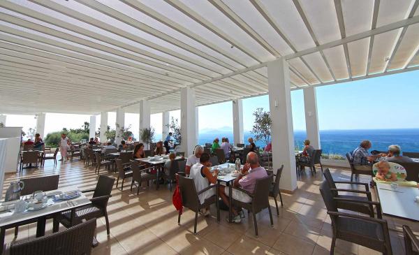 Frühstück auf der Terrasse