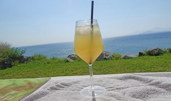 Kühles Getränk und ein toller Ausblick